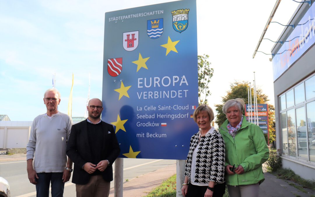 Europa verbindet: 11 neue Schilder weisen auf Städtepartnerschaften hin